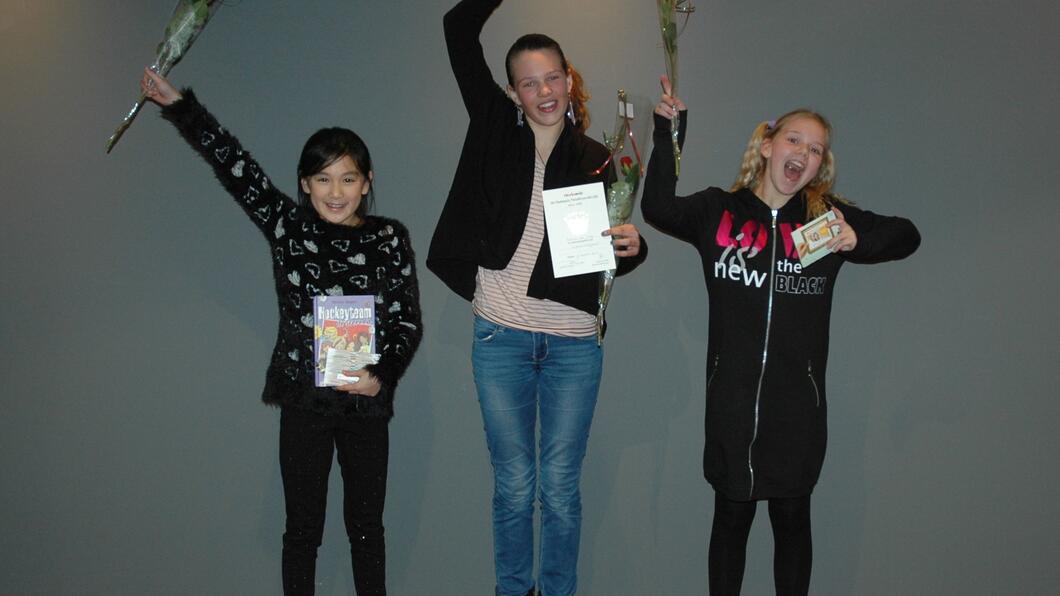 Winnares Dunya de Jong (midden), Maureen Haisma (2de plaats - rechts) en Jing JIng Bos (3de plaats - links)